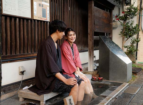 ぽかぽか足湯-少し歩き疲れたら、足湯もたくさん、あります。